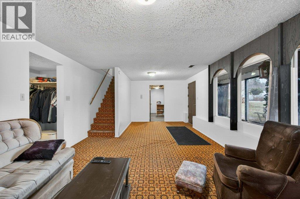 2850 30 Avenue NE, Salmon Arm