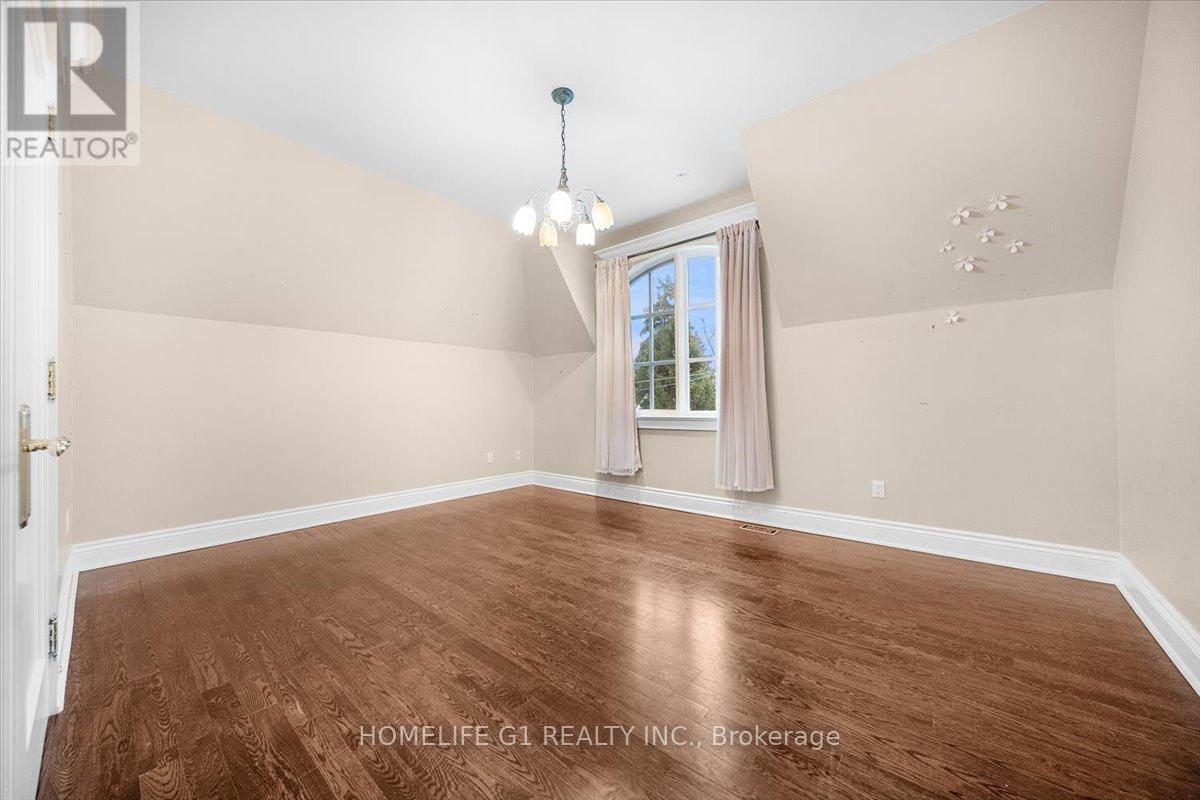 210 ST LEONARDS AVENUE - 31