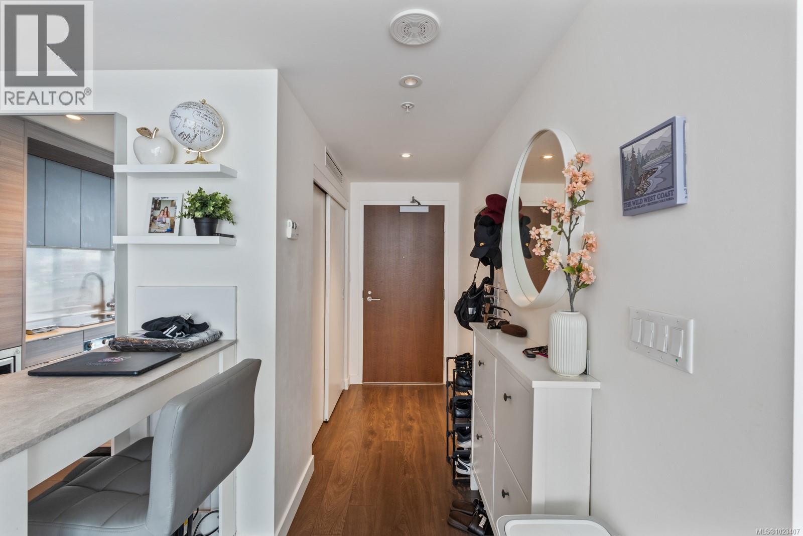 1105 848 Yates Street, Victoria