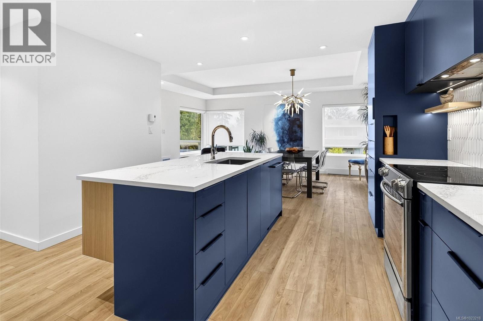  3204 Aldridge Street, Saanich