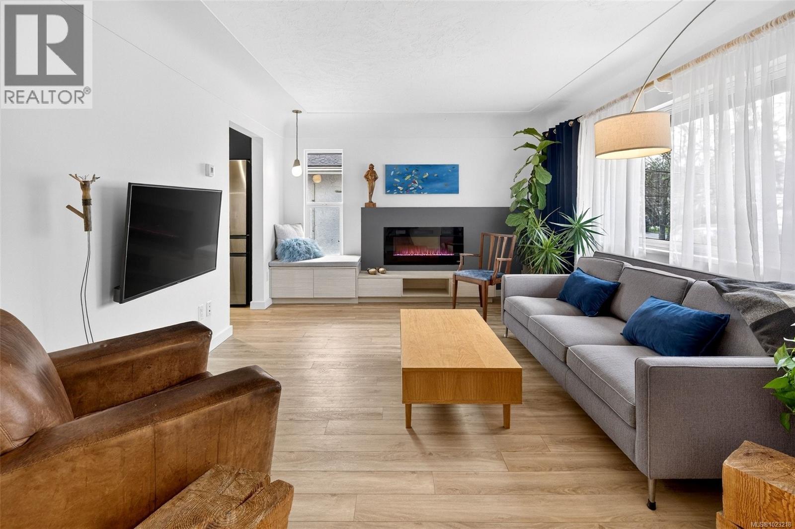  3204 Aldridge Street, Saanich