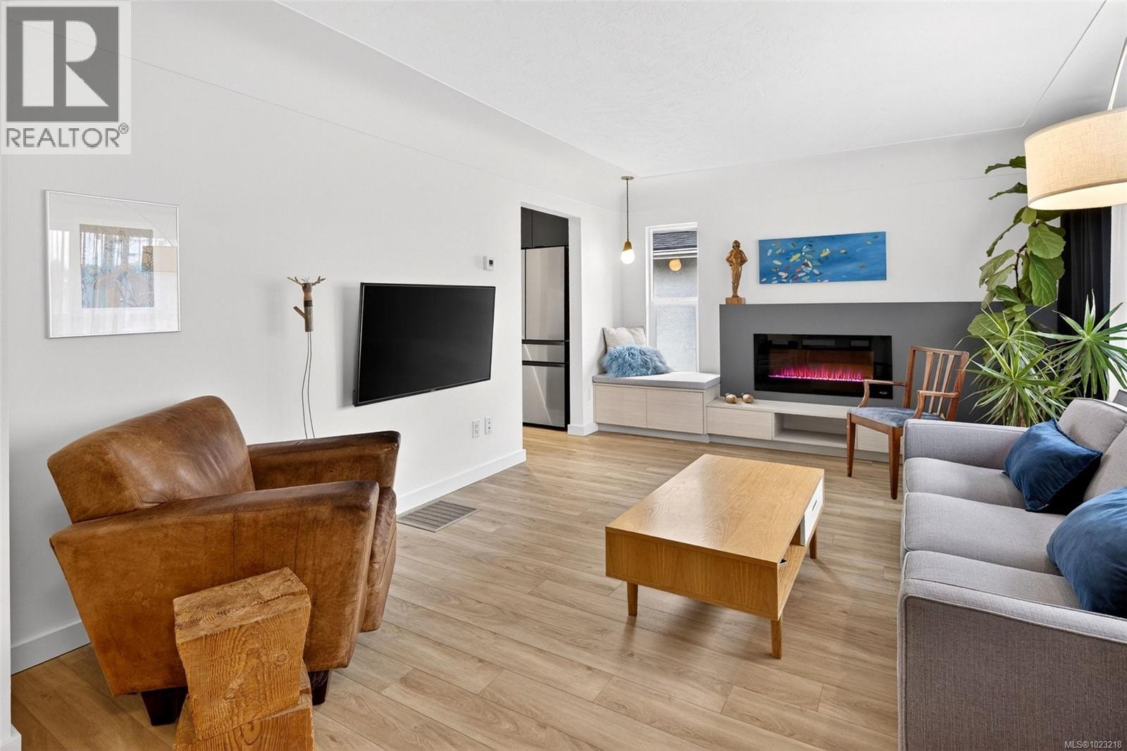  3204 Aldridge Street, Saanich