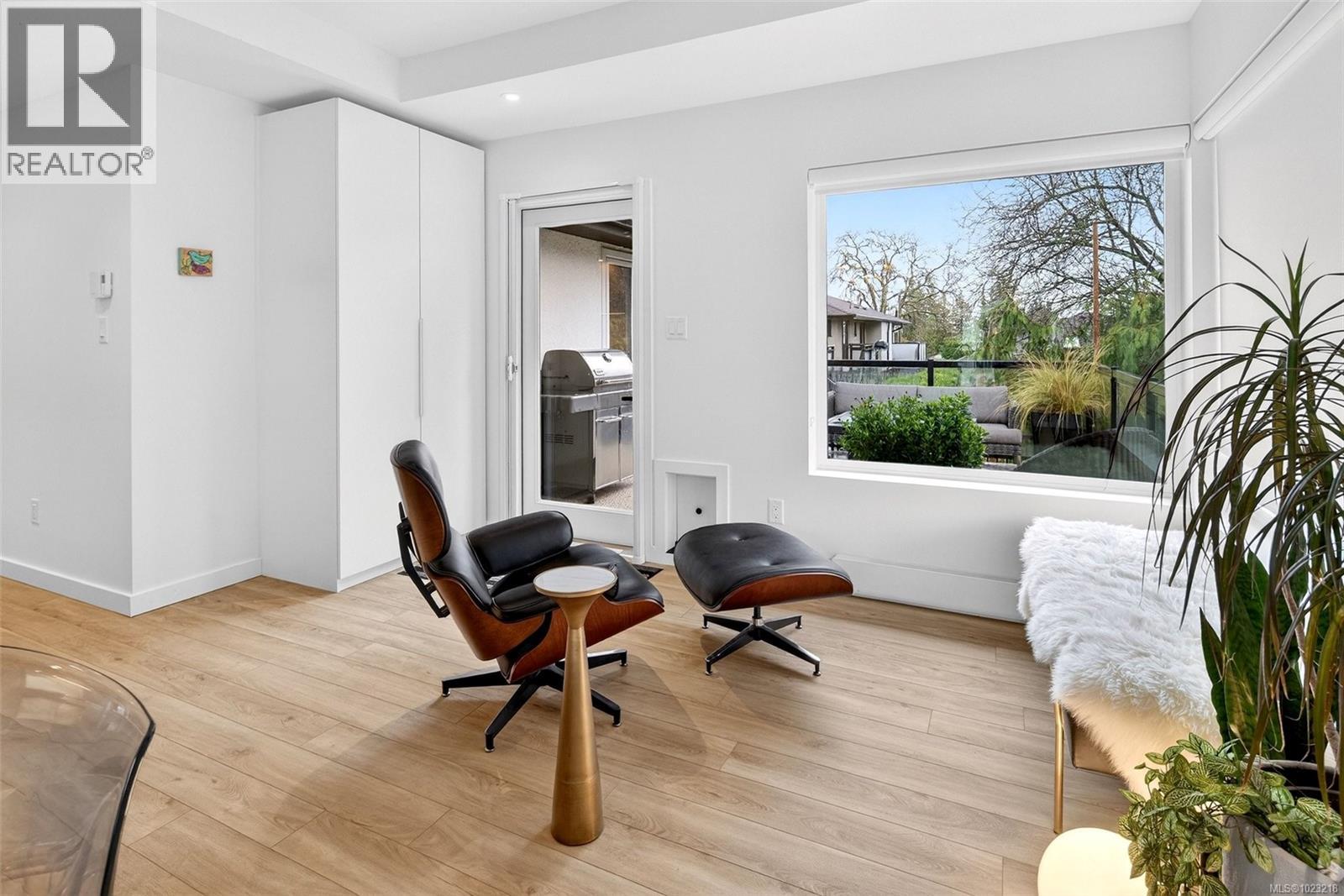  3204 Aldridge Street, Saanich