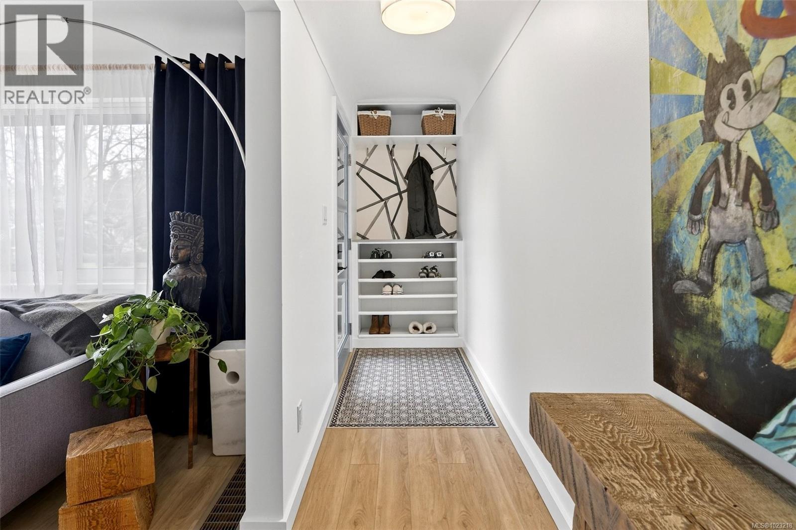  3204 Aldridge Street, Saanich