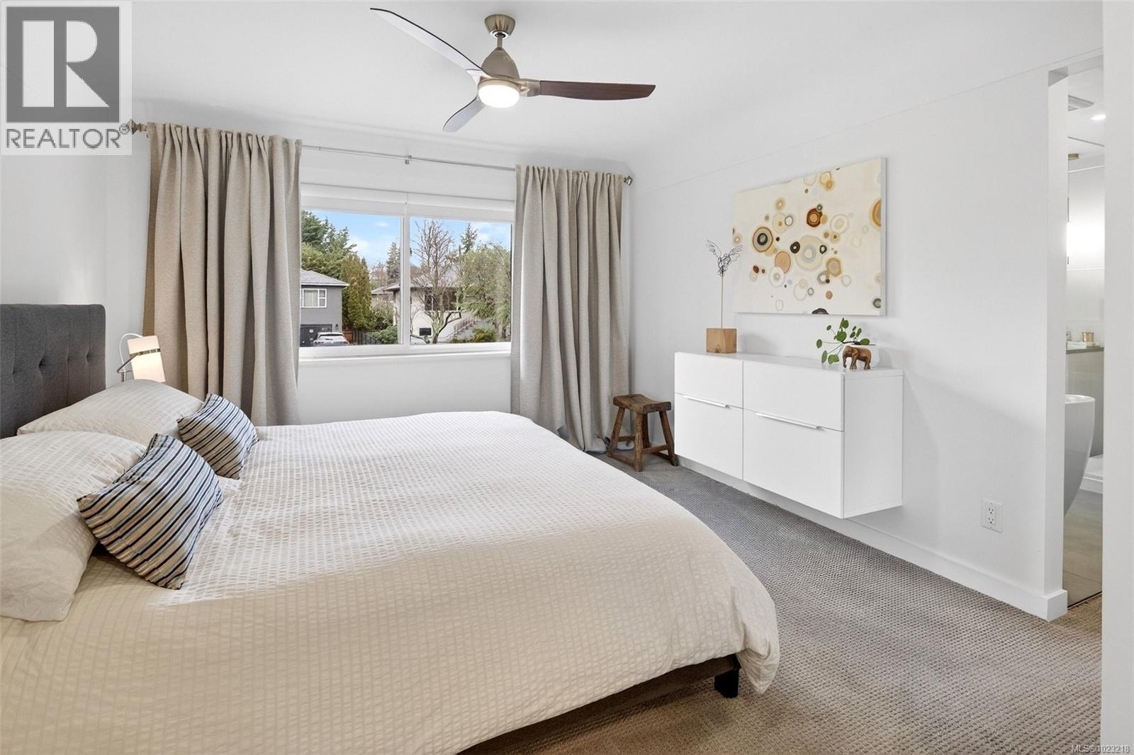  3204 Aldridge Street, Saanich