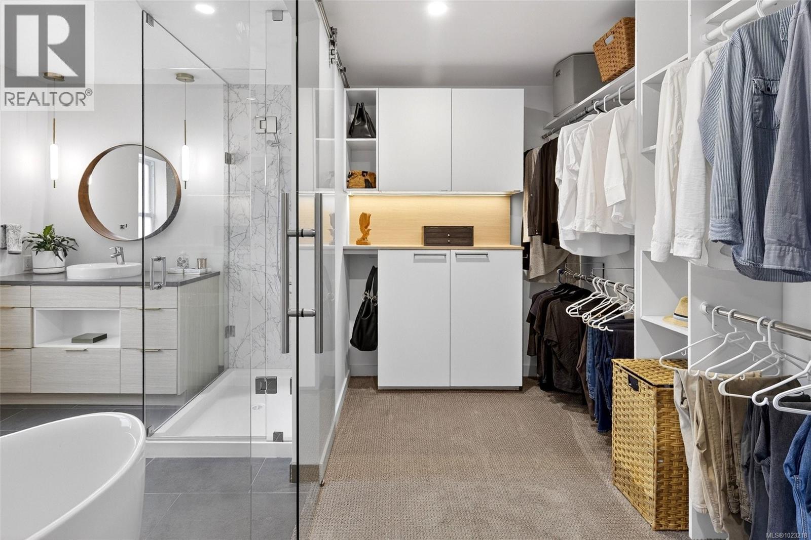  3204 Aldridge Street, Saanich