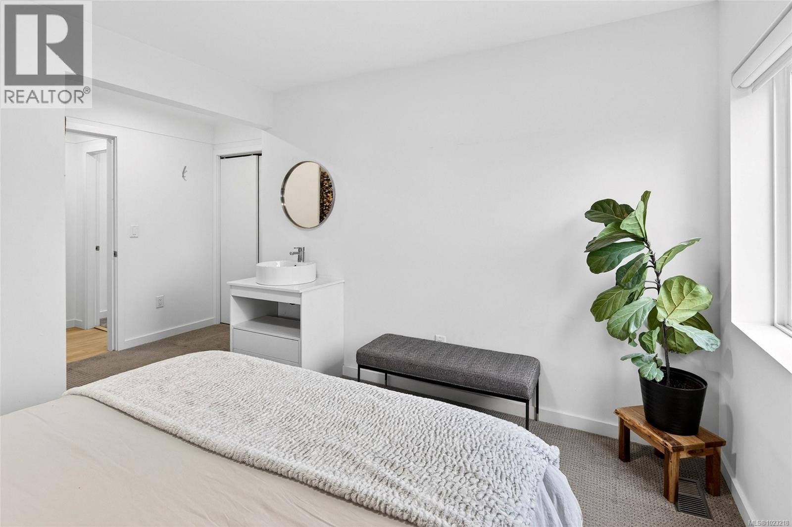  3204 Aldridge Street, Saanich