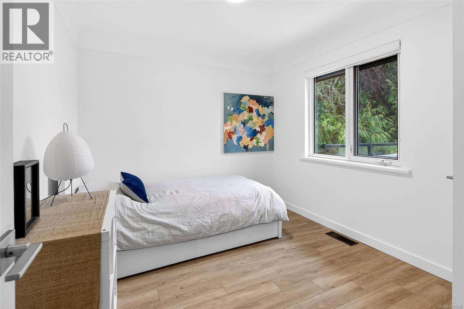  3204 Aldridge Street, Saanich