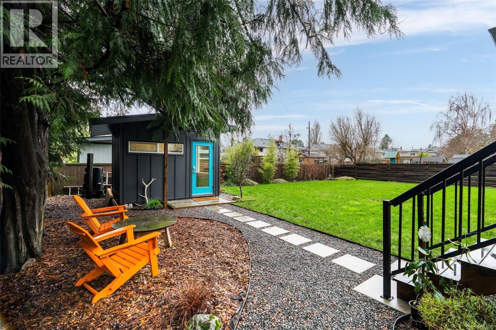  3204 Aldridge Street, Saanich