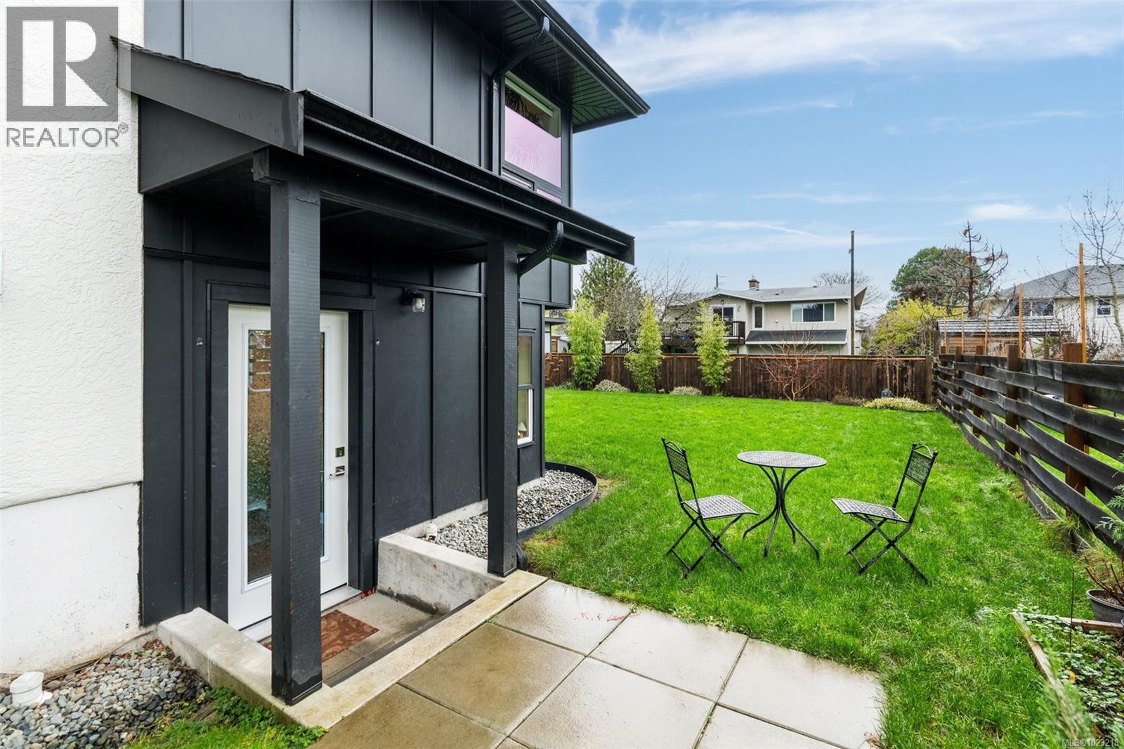  3204 Aldridge Street, Saanich