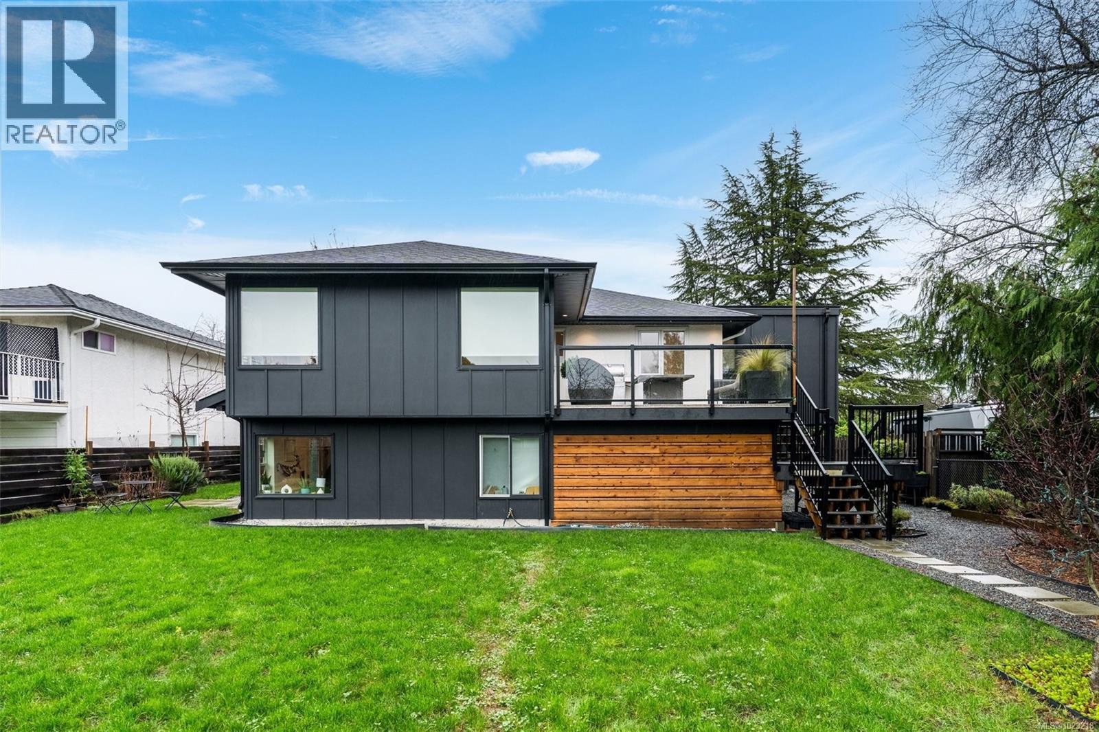  3204 Aldridge Street, Saanich
