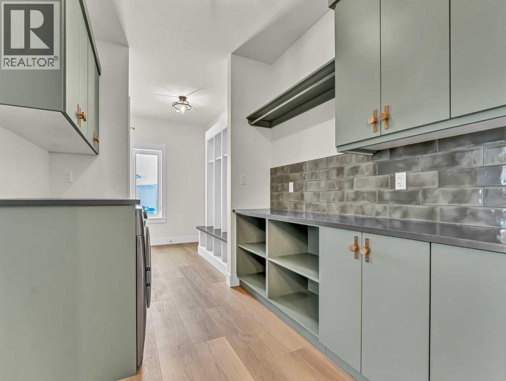 
          25 Blue Heron Bay
            <br/>
            <span>Lake Newell Resort</span>
            , 
            <span>AB</span>
             <span>T1R0X5</span>
         - Photo 25