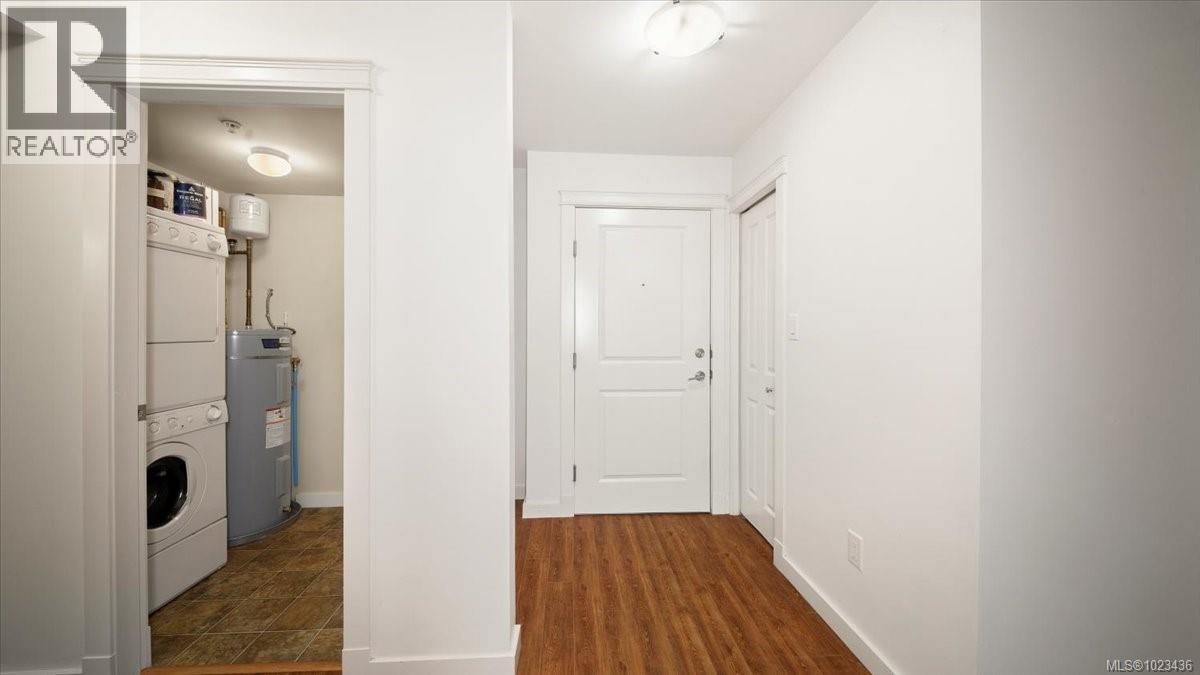 213 1405 Esquimalt Road, Esquimalt