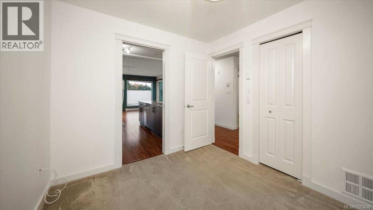 213 1405 Esquimalt Road, Esquimalt