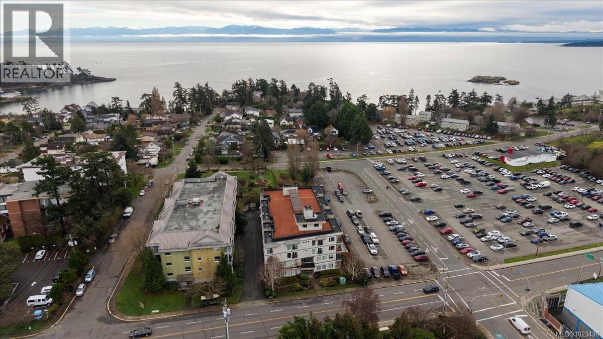 213 1405 Esquimalt Road, Esquimalt
