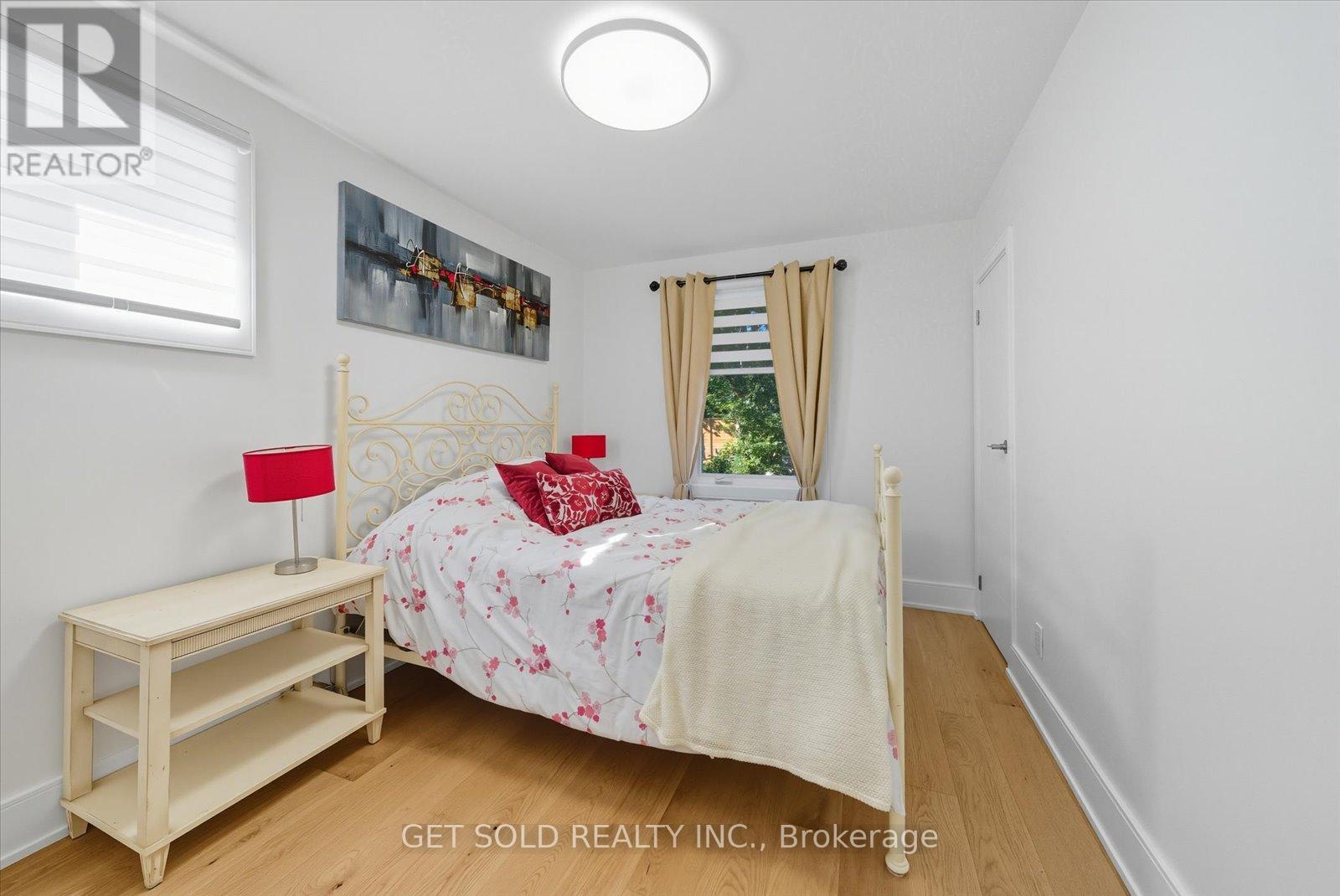 74 ST HUBERT AVENUE - 16