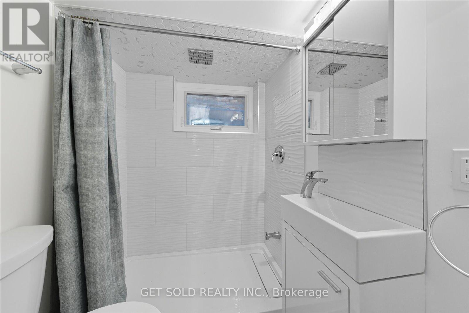 74 ST HUBERT AVENUE - 31
