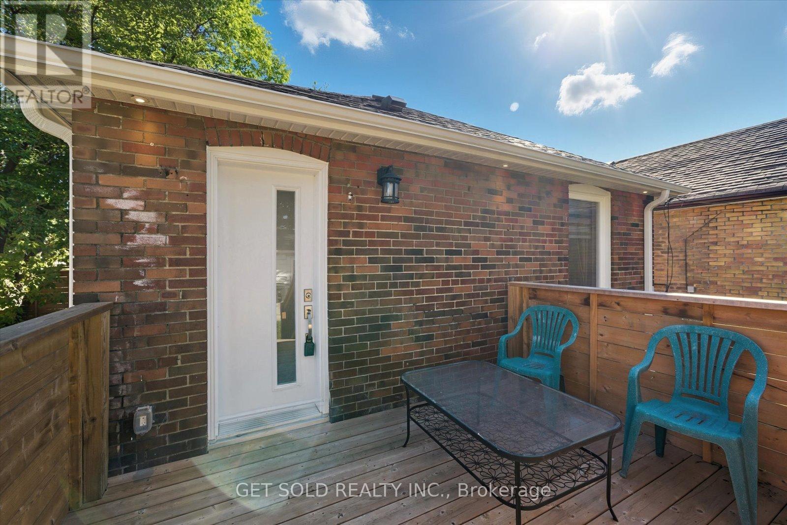 74 ST HUBERT AVENUE - 33