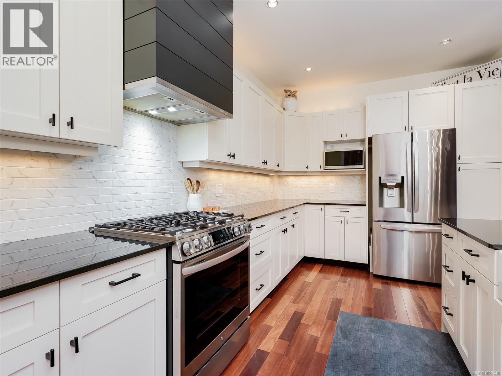  2196 Nicklaus Drive, Langford