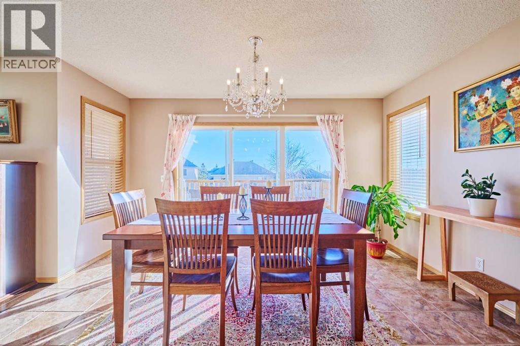 Single Family House for Sale in  Edgeridge Close NW Edgemont Calgary 