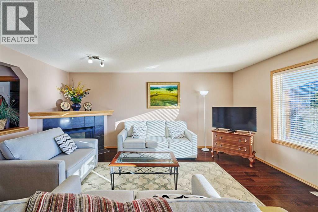 Single Family House for Sale in  Edgeridge Close NW Edgemont Calgary 