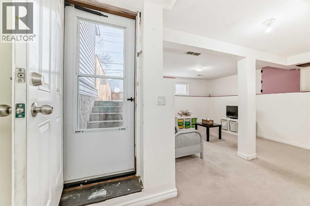 Single Family House 3 Level for Sale in  Falshire Terrace NE Falconridge Calgary 