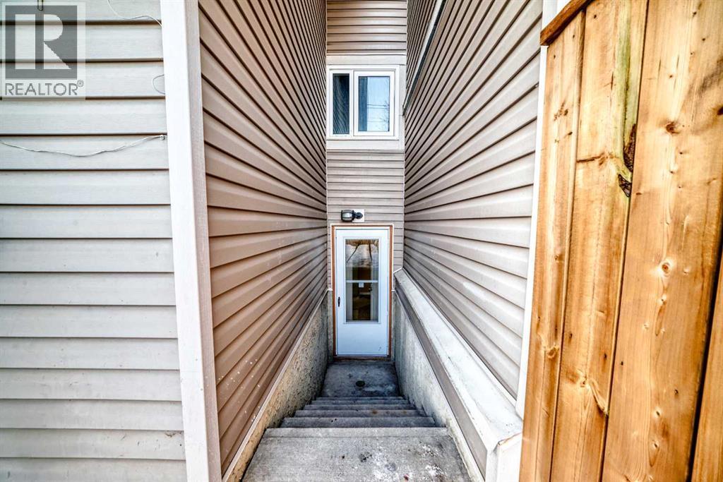 Single Family House 3 Level for Sale in  Falshire Terrace NE Falconridge Calgary 