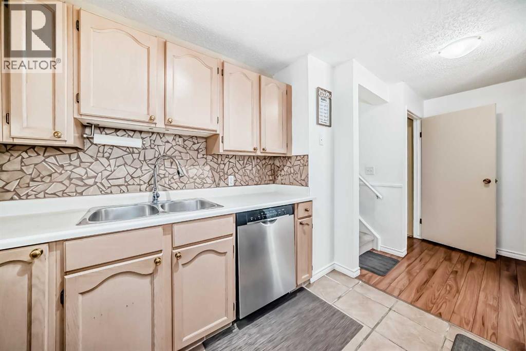 Single Family House 3 Level for Sale in  Falshire Terrace NE Falconridge Calgary 