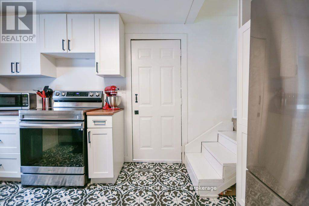 Single Family House for Sale in  COUNTY  ROAD Clearview (Brentwood) 