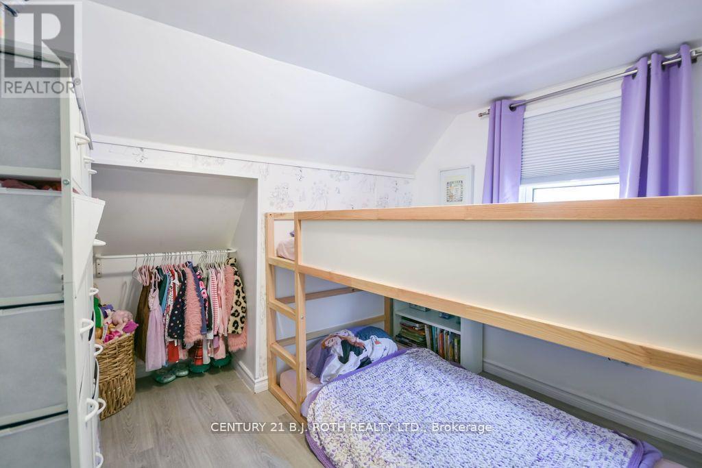 Single Family House for Sale in  COUNTY  ROAD Clearview (Brentwood) 