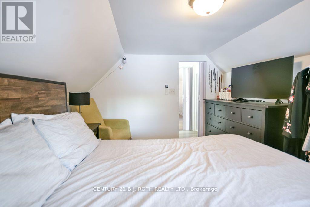 Single Family House for Sale in  COUNTY  ROAD Clearview (Brentwood) 