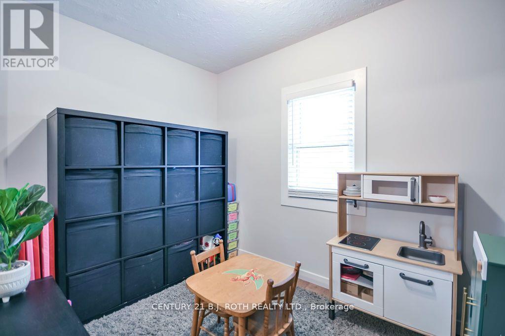 Single Family House for Sale in  COUNTY  ROAD Clearview (Brentwood) 