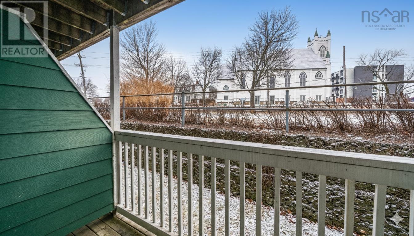 Property 11 of 30 of 101 52 Irishtown Road