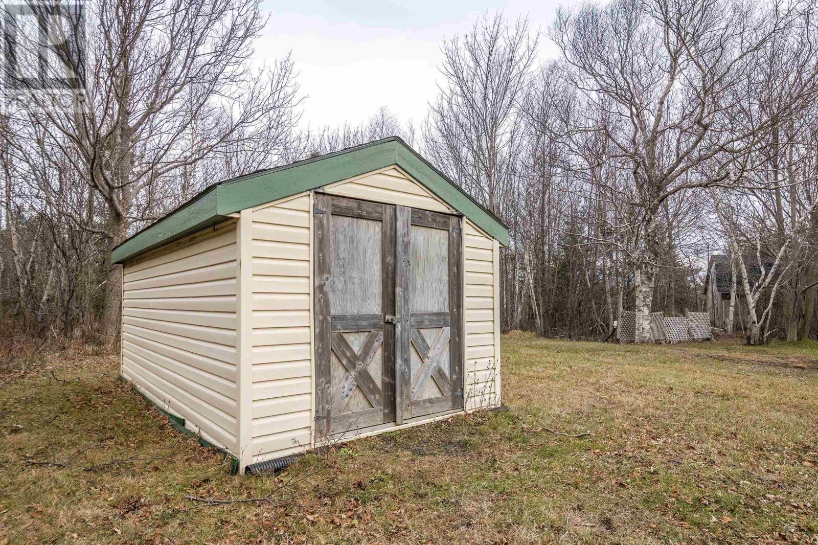 Property 29 of 30 of 4231 Shore Road W