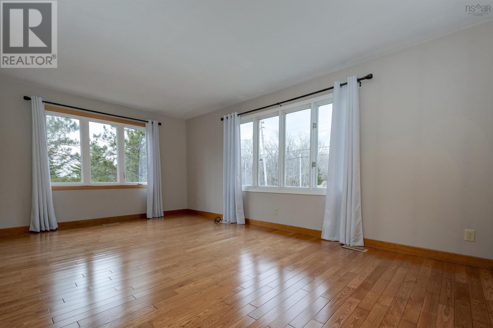 Property 9 of 30 of 4231 Shore Road W