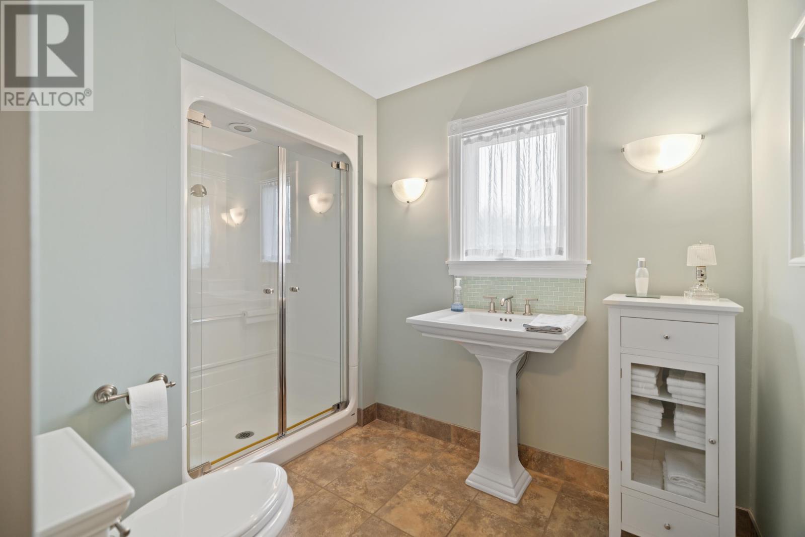 Single Family House for Sale in  Glynwood Drive Sherwood 