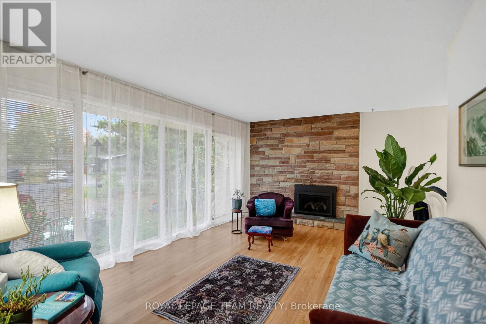 Natual gas fireplace