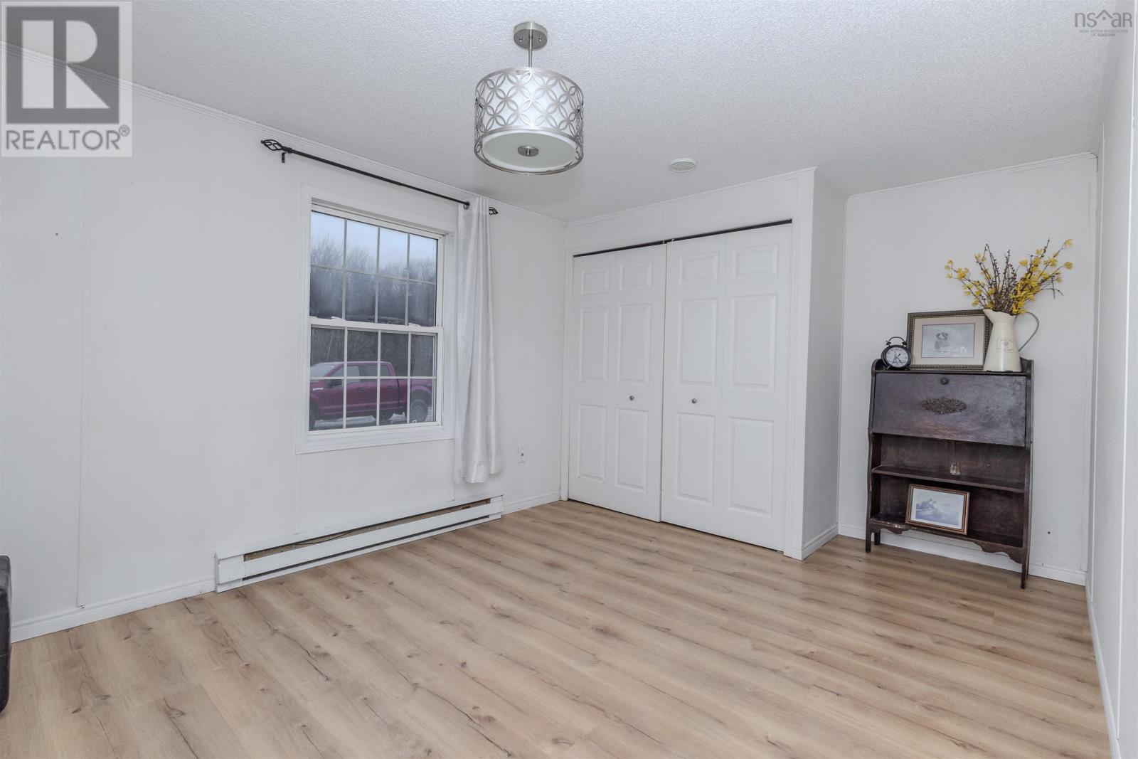 Property 14 of 21 of 8 Park Street