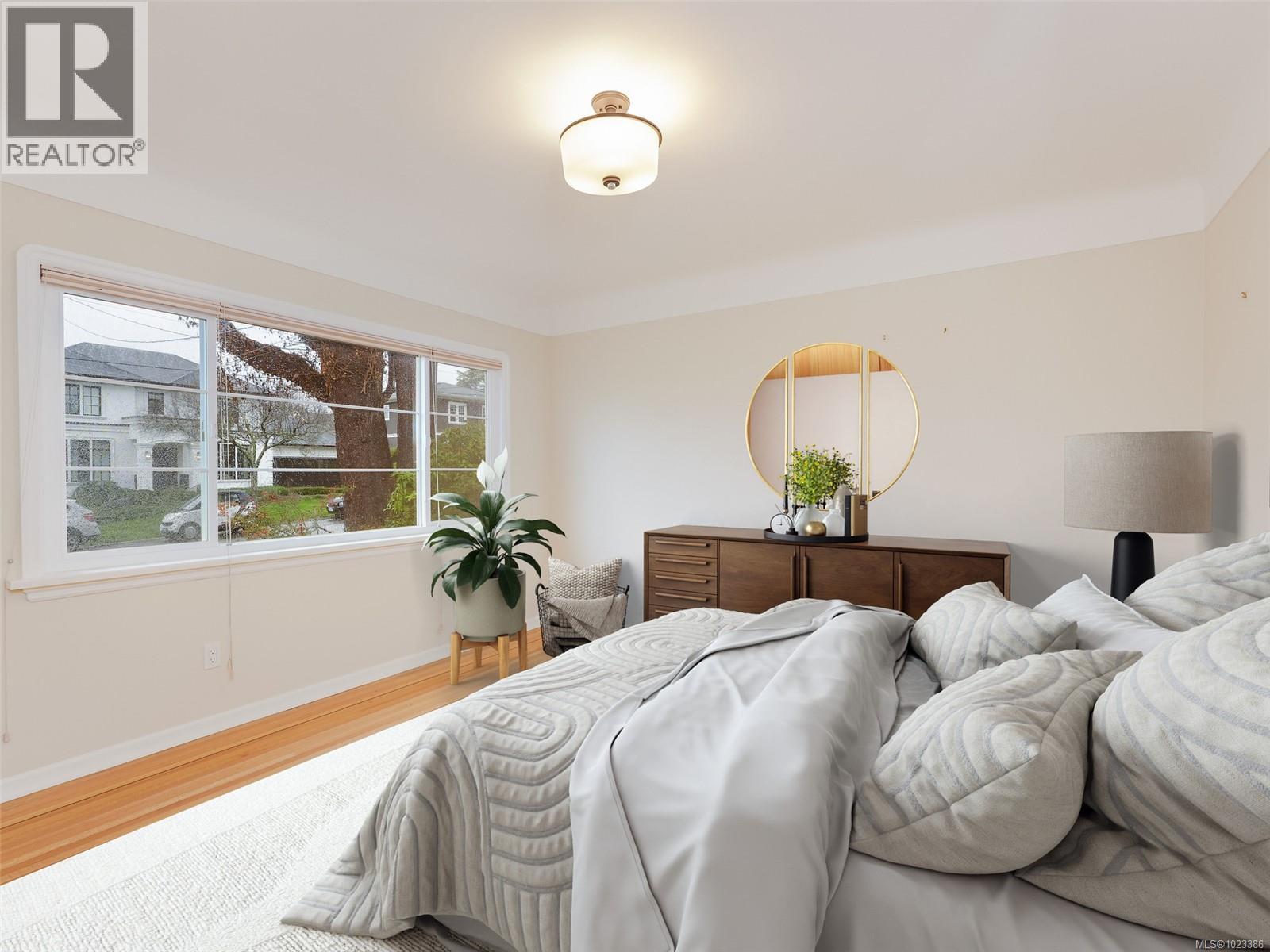  2770 Dewdney Avenue, Oak Bay