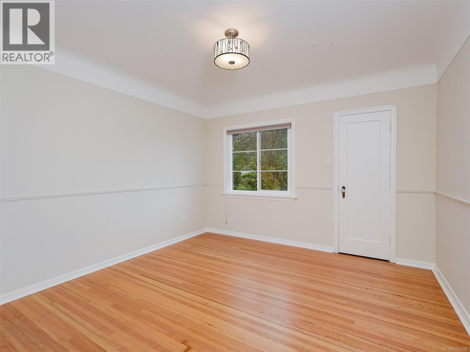  2770 Dewdney Avenue, Oak Bay