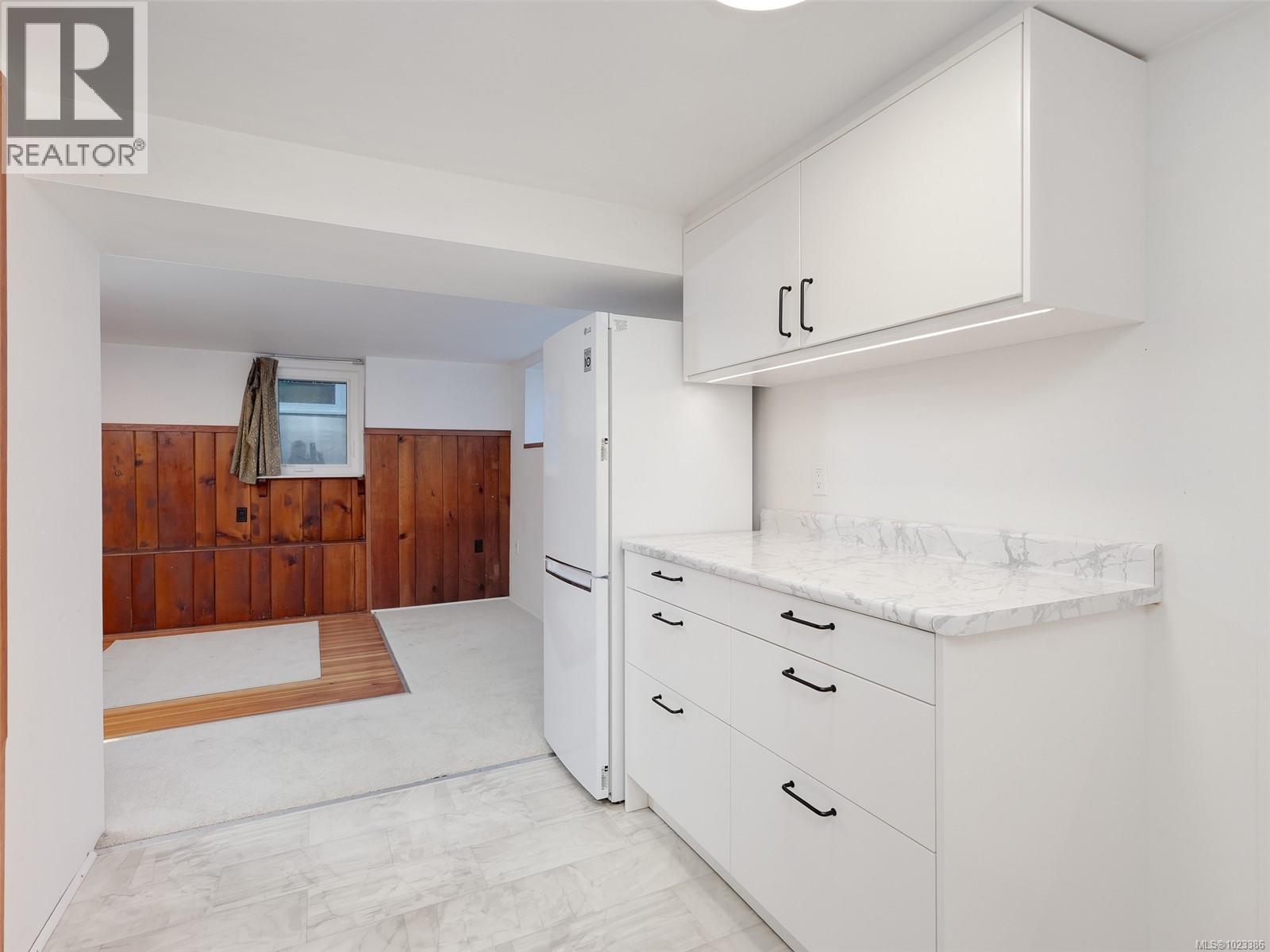  2770 Dewdney Avenue, Oak Bay