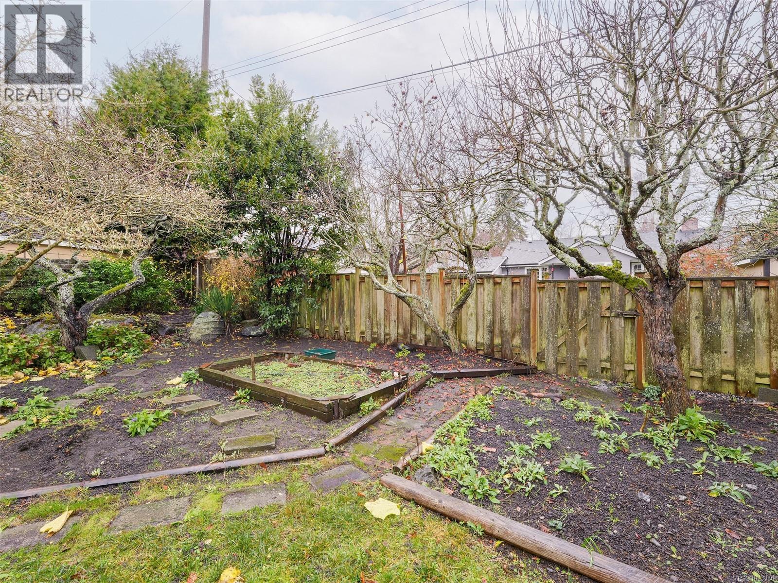  2770 Dewdney Avenue, Oak Bay