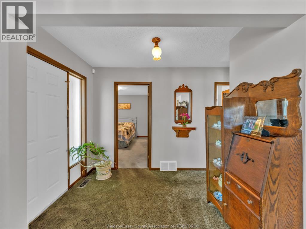 1121 Mersea Road 1 - Photo 2 of 48, Leamington, Ontario