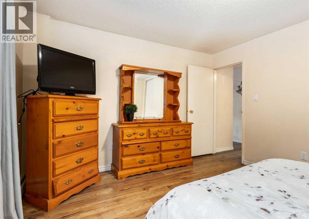 Single Family House for Sale in   Elbow Drive SW Haysboro Calgary 