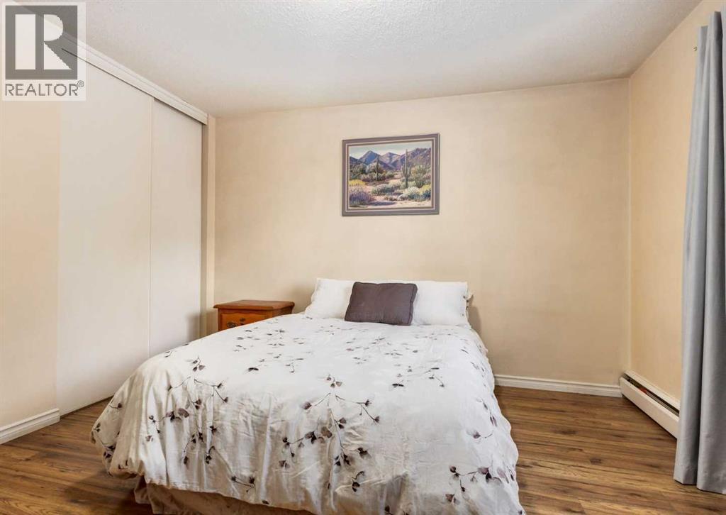 Single Family House for Sale in   Elbow Drive SW Haysboro Calgary 