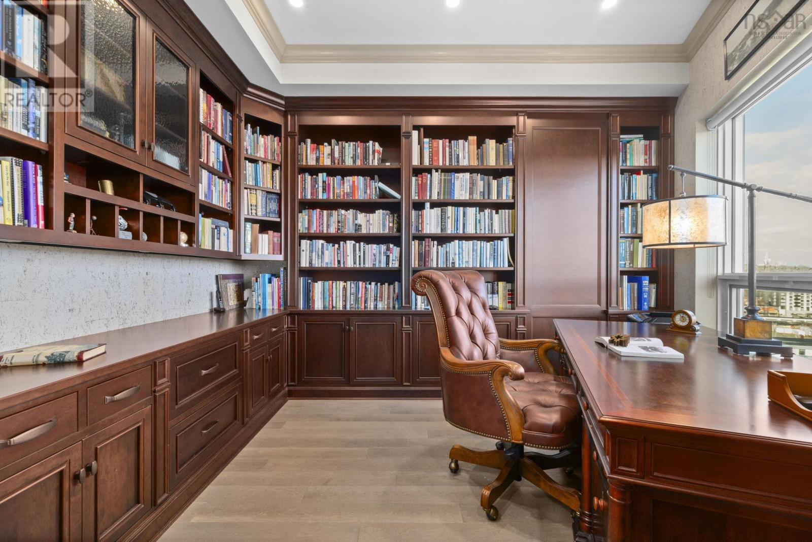 Property 27 of 48 of 1105 67 Kings Wharf Place