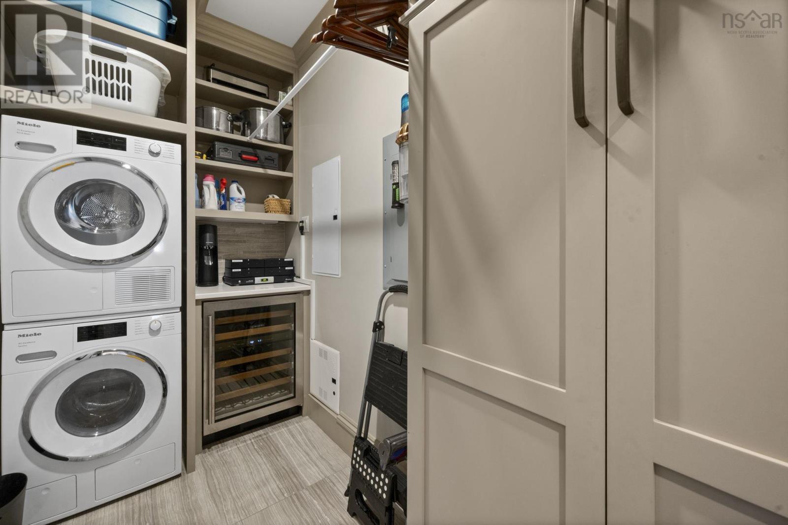 Property 31 of 48 of 1105 67 Kings Wharf Place