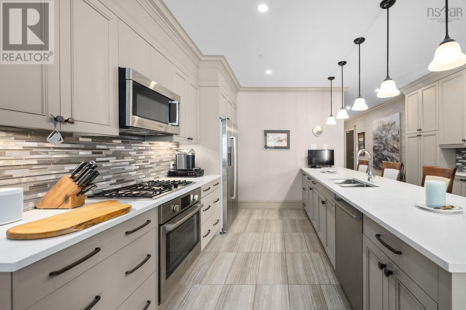 Property 6 of 48 of 1105 67 Kings Wharf Place