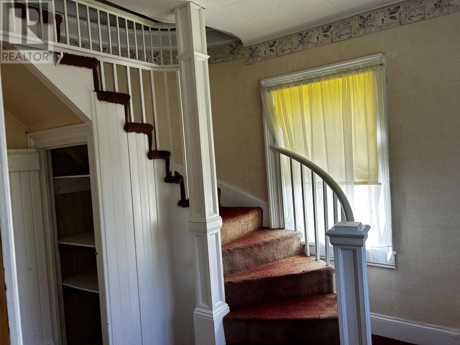 Property 19 of 37 of 36 Lent Road