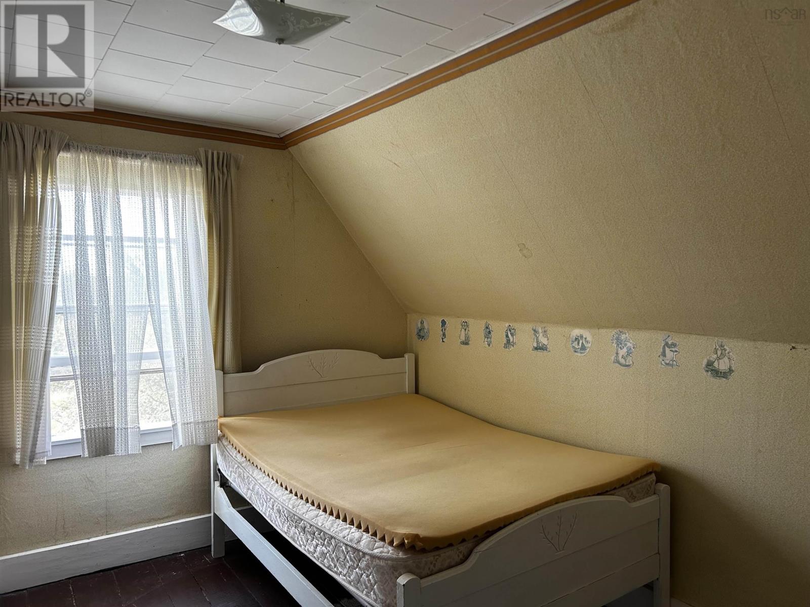 Property 25 of 37 of 36 Lent Road